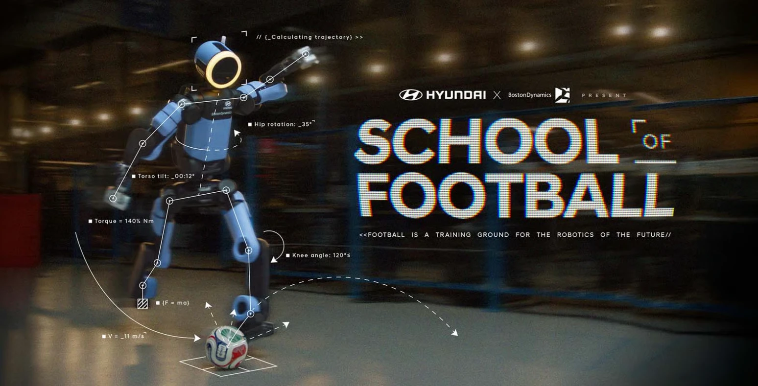 Robot humanoïde bleu analysant sa trajectoire de tir dans un viewport virtuel avec interface technique.